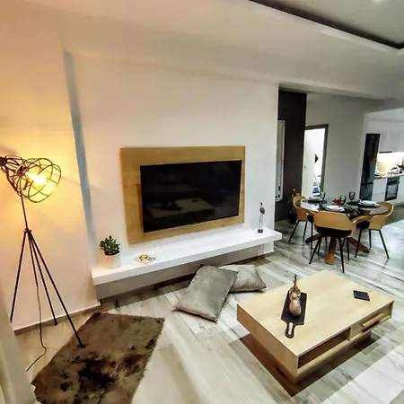 Aneira In * Chalkís